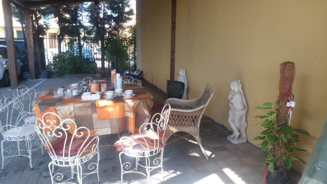 Bed & Breakfast Kalinka Bed & Breakfast Motta SantʼAnastasia Exterior foto